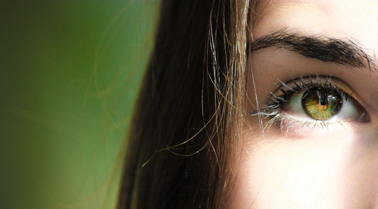 eyebrow tinting