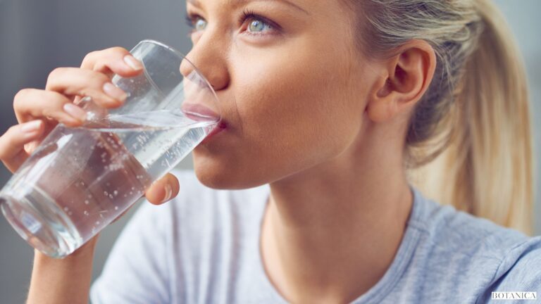 8 Benefits of Drinking a Gallon of Water a Day